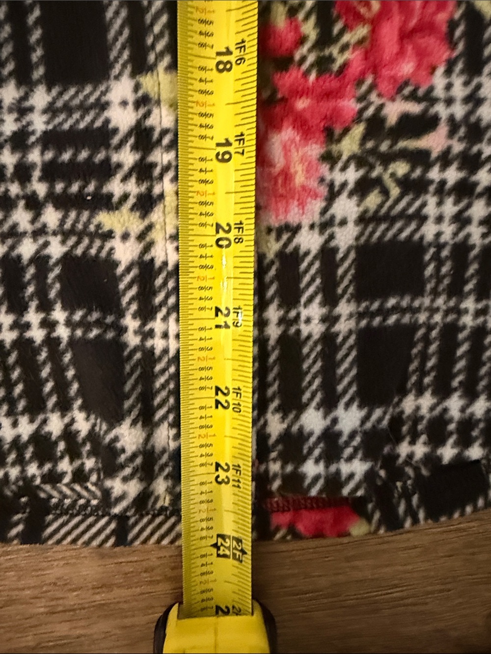 Betsey Johnson Black & White Plaid flannel Pajama Set with Pink Floral Medium - Picture 6 of 9
